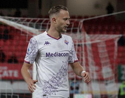 23-24赛季欧协联1-4决赛 佛罗伦萨vs比尔森胜利